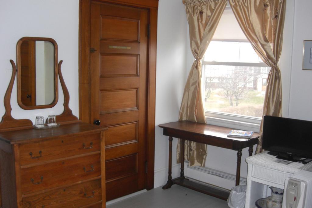 Seafarer Inn ロックポート 部屋 写真